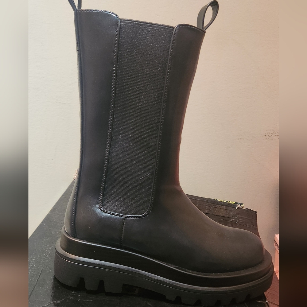 Black Boot